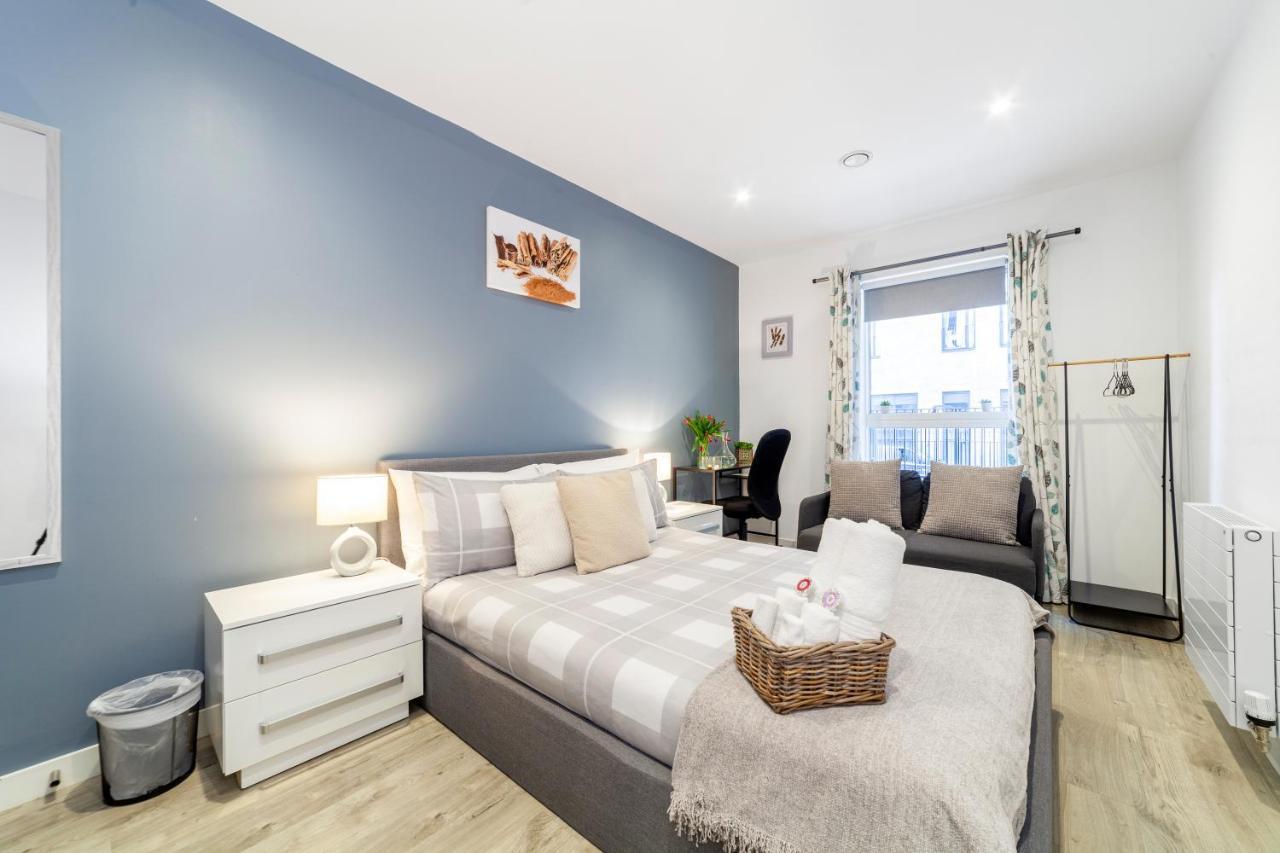 Private Double Bd With Optional Balcony, 15 Mins To London Cc Apartamento Exterior foto